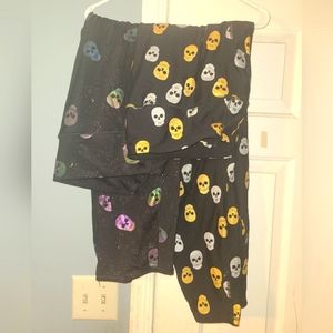 Torrid Active pants SKULLS sz 3